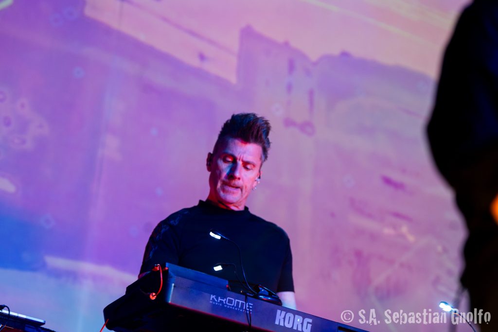 2025-05-02 Ministry-95